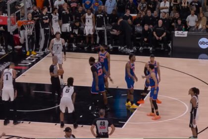 New York Knicks mengingat comeback spektakuler atas San Antonio Spurs melalui unggahan angka '29' di media sosial.