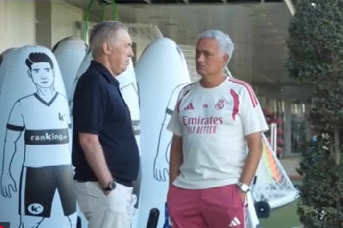 Carlo Ancelotti kembali ke Valdebebas dan bertemu José Mourinho serta sejumlah pemain Real Madrid.