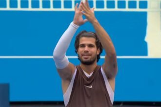 Carlos Alcaraz memastikan tiket babak 16 besar US Open 2026 setelah mengalahkan Wu Yibing 6-3, 6-4, 6-1.