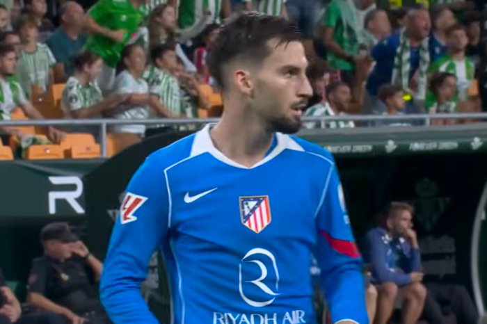 Michael Olise menjadi salah satu nama yang kembali dikaitkan dengan Liverpool di tengah upaya Bayern Munich mempertahankan winger Prancis tersebut.