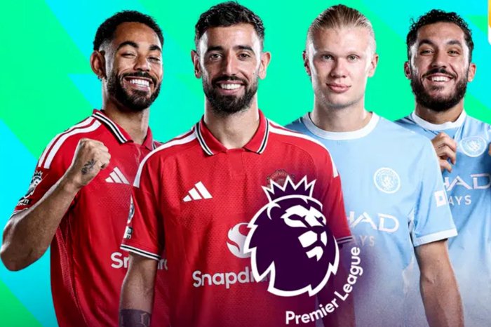 Manchester United menghadapi Manchester City dalam Derby Manchester di Old Trafford dengan City membawa rekor sempurna di awal Liga Inggris.