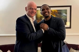 Samuel Eto’o kembali menjadi sorotan setelah muncul dugaan persoalan pengelolaan dana pertandingan internasional yang melibatkan Fecafoot.
