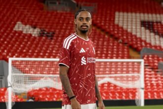 Bradley Barcola menjadi sorotan setelah Paul Merson mempertanyakan kecocokannya dengan kebutuhan Liverpool.