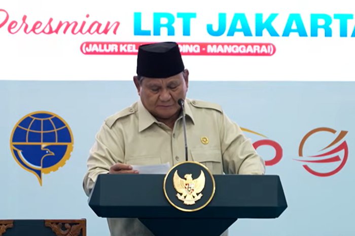Presiden Prabowo meresmikan LRT Jakarta Kelapa Gading-Manggarai dan menyampaikan pantun tentang transportasi, konektivitas, serta kemajuan Indonesia.