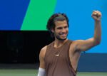 Carlos Alcaraz membawa kabar positif mengenai kondisi pergelangan tangannya setelah berhasil melewati US Open 2026 tanpa mengalami kemunduran cedera.
