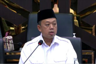 Menteri ATR/BPN Nusron Wahid mengikuti rapat Baleg DPR RI yang membahas keputusan tingkat pertama RUU Pengaturan Reforma Agraria di Senayan, Jakarta.