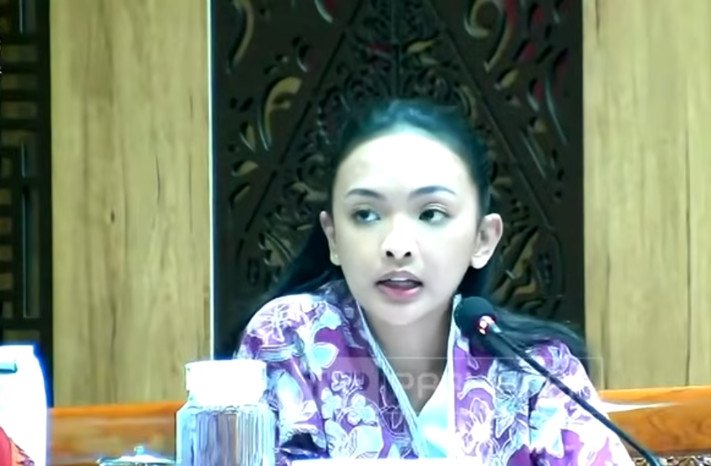 Anggota Komisi X DPR RI Ruby Chairani Syiffadia dalam rapat kerja bersama Mendiktisaintek di Kompleks Parlemen, Senayan, Jakarta, 21 September 2026.