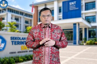 Kemendikdasmen memastikan sekolah lama tetap dibenahi bersamaan dengan pembangunan Sekolah Nasional Terintegrasi di berbagai daerah.