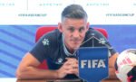 John Herdman menekankan kesetaraan pemain lokal dan diaspora serta meminta publik menilai kontribusi pemain berdasarkan perjuangan mereka bersama Timnas Indonesia.