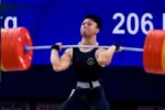 Lifter Indonesia Rahmat Erwin Abdullah meraih emas kedua Indonesia di Asian Games 2026 dari kelas 75 kg putra. Rahmat membukukan total angkatan 366 kg yang sekaligus menjadi rekor dunia baru. (Foto: IG/@weightlifting.ina)