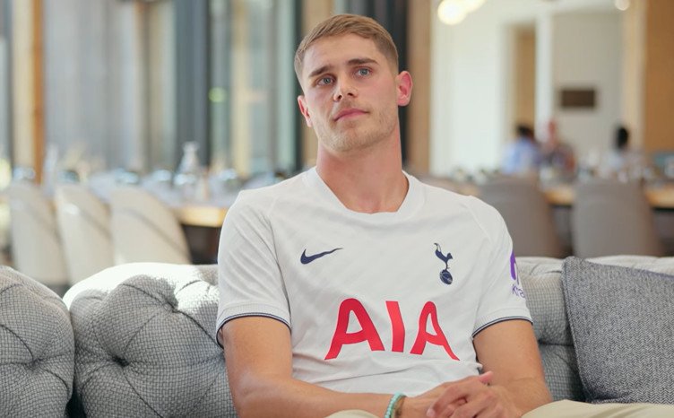 Micky van de Ven menjadi salah satu bek Tottenham yang dikaitkan dengan Liverpool untuk rencana regenerasi lini belakang.