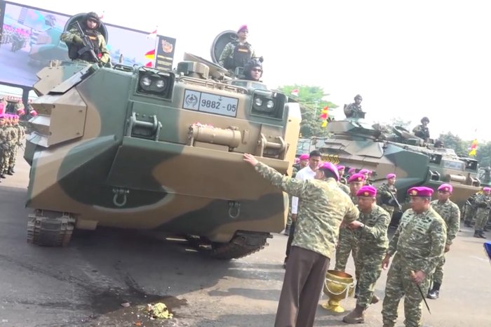 Dapat Harga Khusus dari AS, TNI AL Bakal Miliki Ranpur Amfibi Modern dan Canggih 2 Dapat Harga Khusus dari AS, TNI AL Bakal Miliki Ranpur Amfibi Modern dan Canggih