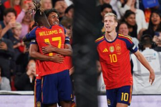 Spanyol mengalahkan Inggris 3-2 di Wembley melalui comeback dramatis dan memperpanjang rekor tidak terkalahkan menjadi 39 pertandingan.