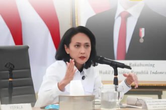 Pemerintah menyediakan SISKOP2MI untuk membantu masyarakat menemukan lowongan kerja luar negeri sekaligus mengikuti proses penempatan PMI secara resmi.