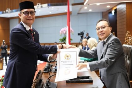 DPR RI memparipurnakan revisi UUPA sebagai usul DPR dengan isu kewenangan Aceh dan keberlanjutan dana otonomi khusus menjadi perhatian utama.
