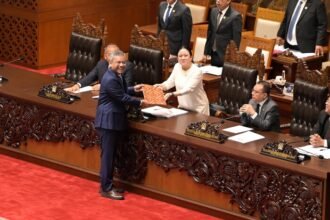 APBN 2027 resmi disahkan dengan pendapatan Rp3.435,1 triliun, belanja Rp4.106,2 triliun, dan defisit 2,4 persen terhadap PDB.