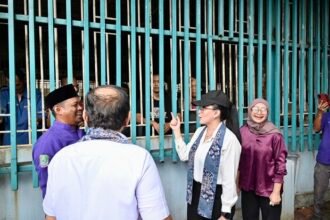 Rieke Diah Pitaloka meninjau pemenuhan dan perlindungan HAM bagi penyandang disabilitas mental di Yayasan Galuh, Bekasi.