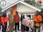 BNPB menyerahkan tujuh huntara kepada warga terdampak bencana di Manggarai Timur, NTT, yang tetap kokoh setelah gempa M5,3.