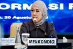 Menkomdigi Meutya Hafid meminta masyarakat tidak menyebarkan spekulasi terkait pencarian lima jurnalis dan tiga kru Arupadhatu 1 di Selat Sunda.