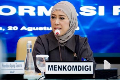 Menkomdigi Meutya Hafid meminta masyarakat tidak menyebarkan spekulasi terkait pencarian lima jurnalis dan tiga kru Arupadhatu 1 di Selat Sunda.