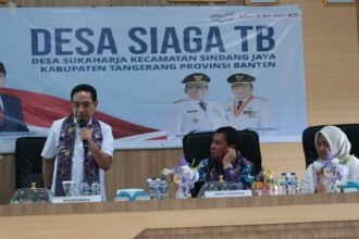 Wamenkes Benjamin Paulus Octavianus meninjau pelaksanaan program Desa Siaga TB dan layanan CKG di Kabupaten Tangerang.