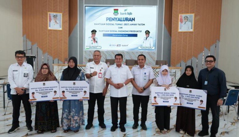 Pemkab Tangerang menyalurkan bantuan Rp2,65 miliar untuk BST dan UEP guna membantu masyarakat rentan serta memperkuat usaha kecil.
