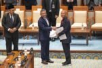 Banggar DPR dan pemerintah menyepakati target pertumbuhan ekonomi Indonesia sebesar enam persen pada 2027 dengan mengandalkan ekspor bernilai tambah dan investasi.