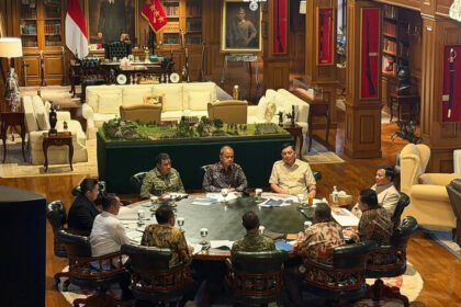 Presiden Prabowo Subianto menerima laporan Satgas PKH yang dipimpin Jaksa Agung ST Burhanuddin di Hambalang, Jawa Barat, Jumat, 4 September 2026.