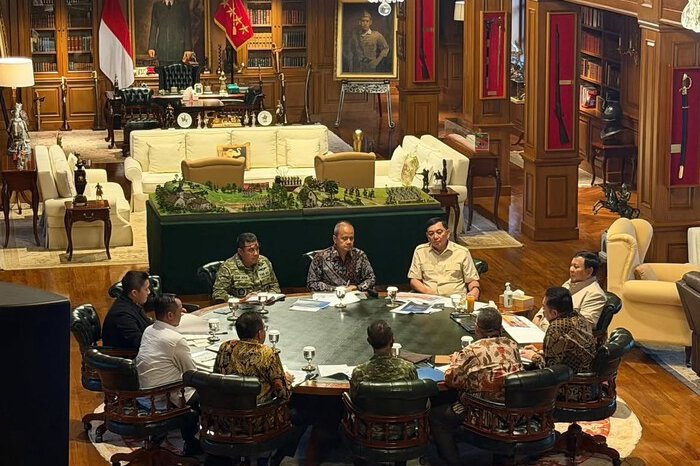 Presiden Prabowo Subianto menerima laporan Satgas PKH yang dipimpin Jaksa Agung ST Burhanuddin di Hambalang, Jawa Barat, Jumat, 4 September 2026.