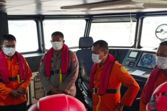 Lima kapal SAR dikerahkan untuk memperluas pencarian lima jurnalis yang hilang kontak saat meliput erupsi Gunung Anak Krakatau di Selat Sunda.