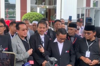 Gus Nur Sesumbar Siap Cium Kaki Orang yang Bisa Tunjukkan Ijasah Asli Jokowi di Persidangan