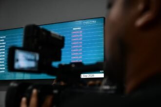 Erupsi Gunung Anak Krakatau Lumpuhkan 2.300 Penerbangan, Rute Dialihkan ke 6 Bandara Alternatif ini