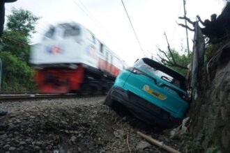 Jadi Tersangka Karena Picu Kecelakaan KRL Bekasi, Sopir Taksi Green SM Ternyata Tak Ditahan