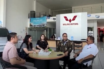 Warga Sudah Bayar Lunas tapi Mobil tak Dikirim, Wawali Armuji Semprot Manajemen Wuling Surabaya