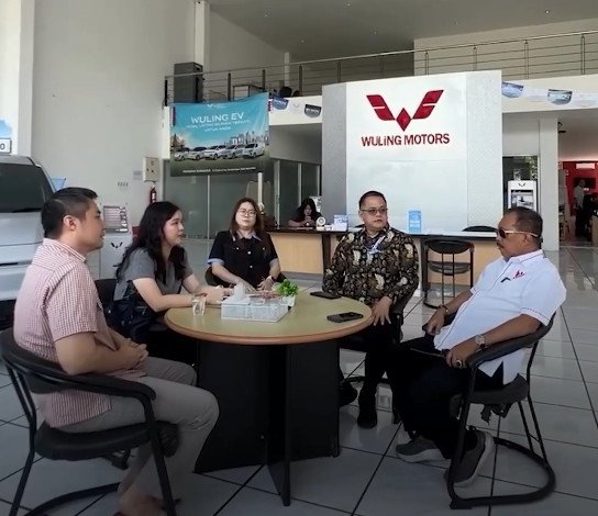 Warga Sudah Bayar Lunas tapi Mobil tak Dikirim, Wawali Armuji Semprot Manajemen Wuling Surabaya