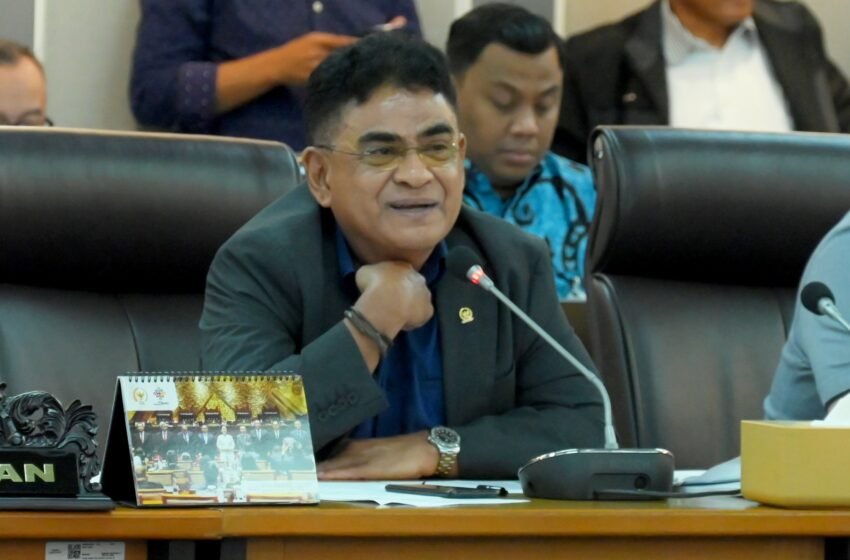 "Sehingga Dengan keputusan MA ini semakin mempertegas apa yang menjadi pertimbangan di MK, bahwa yang bersangkutan memang tidak mempunyai tanda kelulusan yang bisa disetarakan dengan ijasah SMA di Indonesia. Dengan demikian legitimasi dan legalisasi jabatan maupun kewenangannya sebagai wapres batal demi hukum," tutupnya.