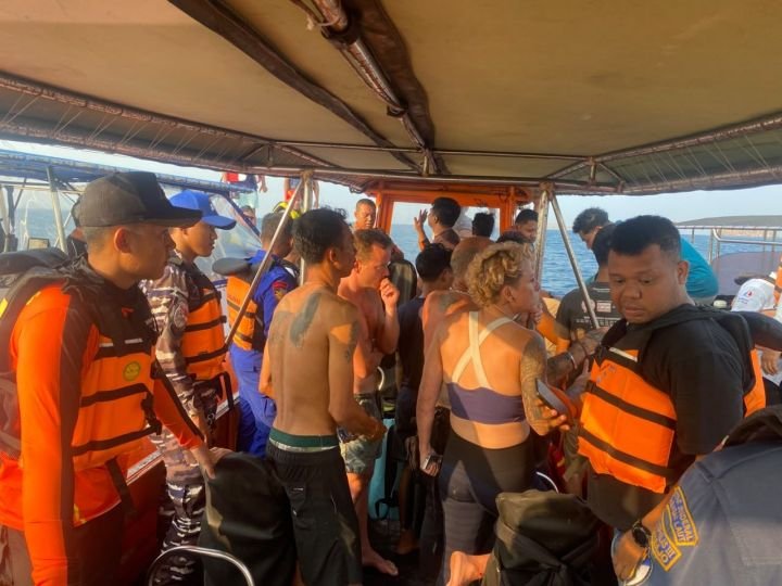 KM Feronia Tenggelam Dihantam Arus Kuat di Perairan TN Komodo, 1 Wisatawan Hilang