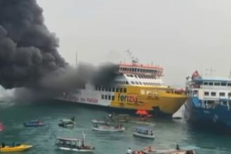 KMP Batumandi Terbakar, Basarnas Siapkan Penarikan Kapal ke Bojonegara