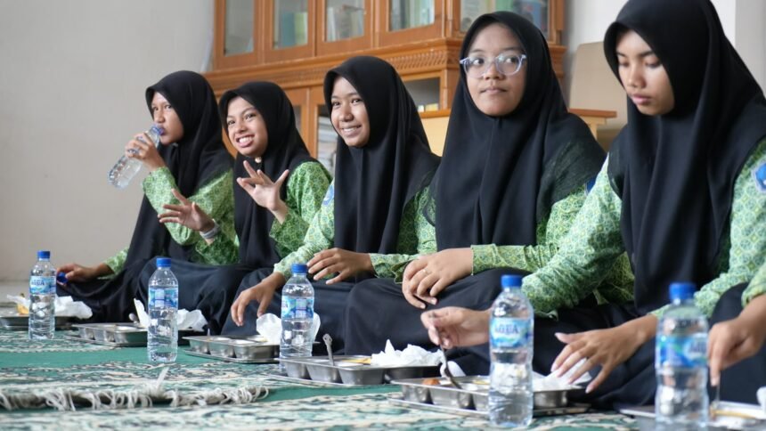 MBG Bikin Siswa SLB-B YPAC Banda Aceh Lebih Semangat Sekolah