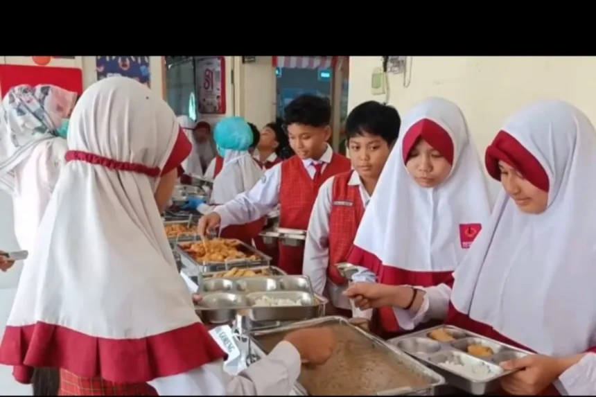 Hasil Uji Coba MBG Prasmanan di SD Al Iqro Mataram, Siswa Habiskan Makanan