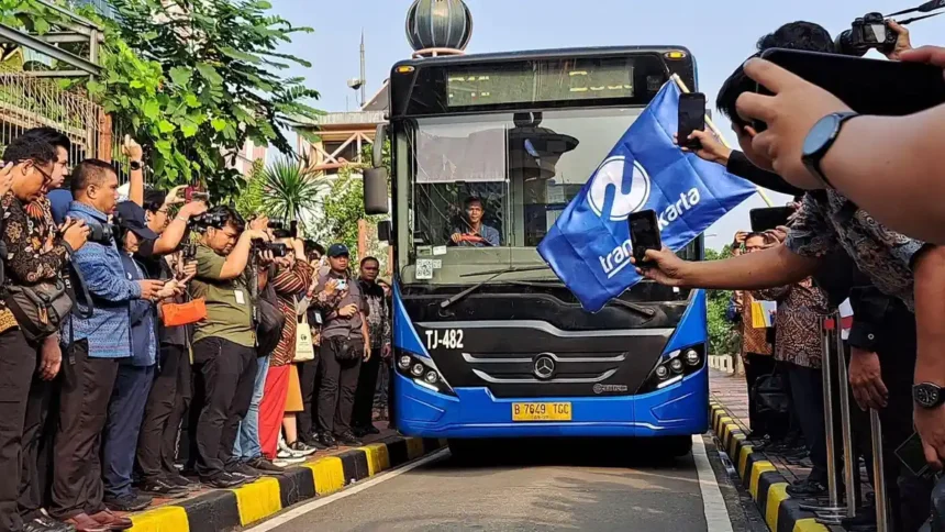 Penumpang Blok M–Bogor Melonjak, Pramono Buka Peluang Transjabodetabek ke Bandung
