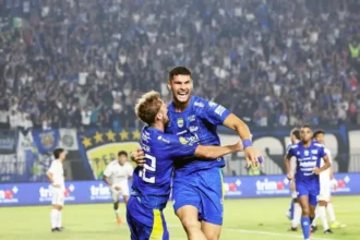 Persib Pecah Kebuntuan, Sundulan Julio Cesar Benamkan Persik