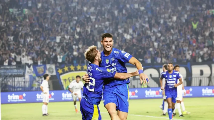 Persib Pecah Kebuntuan, Sundulan Julio Cesar Benamkan Persik