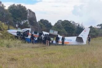 Pesawat Asian One Air Tergelincir di Intan Jaya, 10 Orang Selamat