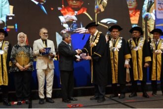 Universitas Esa Unggul Wisuda 2.785 Lulusan, Hadirkan Menteri hingga Pimpinan Pendidikan Tinggi Nasional