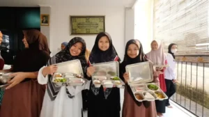Ratusan Santri Berharap Program MBG Kembali Berjalan di Batang