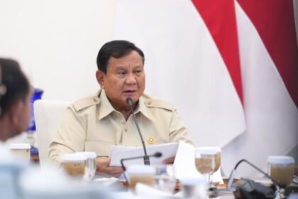Presiden Prabowo Subianto mendorong hilirisasi dan industrialisasi sumber daya alam untuk meningkatkan nilai tambah ekspor, memperluas lapangan kerja, memperkuat kemandirian ekonomi, dan memeratakan kesejahteraan masyarakat.