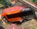Kecelakaan maut terjadi di Jalan Raya Ciawi-Gadog, Kabupaten Bogor, Rabu (14/10/2026) pagi, setelah minibus Elf terjun ke sungai akibat dugaan rem blong.