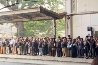 Imbas 10 Perjalanan KRL Dibatalkan, Penumpang Menumpuk di Stasiun Depok Baru
