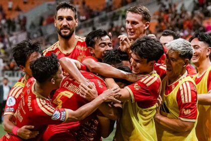 Remontada Persija! Macan Kemayoran Bungkam Persik 2-1